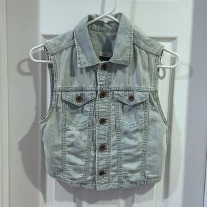 Light Blue Cropped Denim Sleeveless Vest